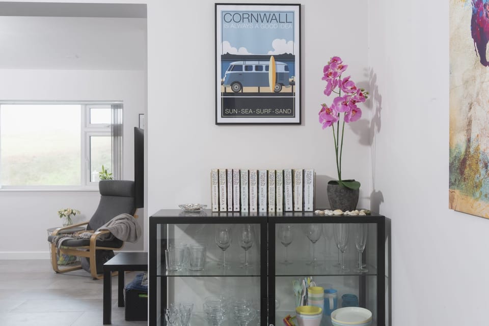 The property is well stocked with books - 10 The Valley