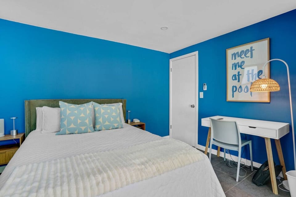 Tranquil queen bedroom with modern décor. Roomy and restful sanctuary