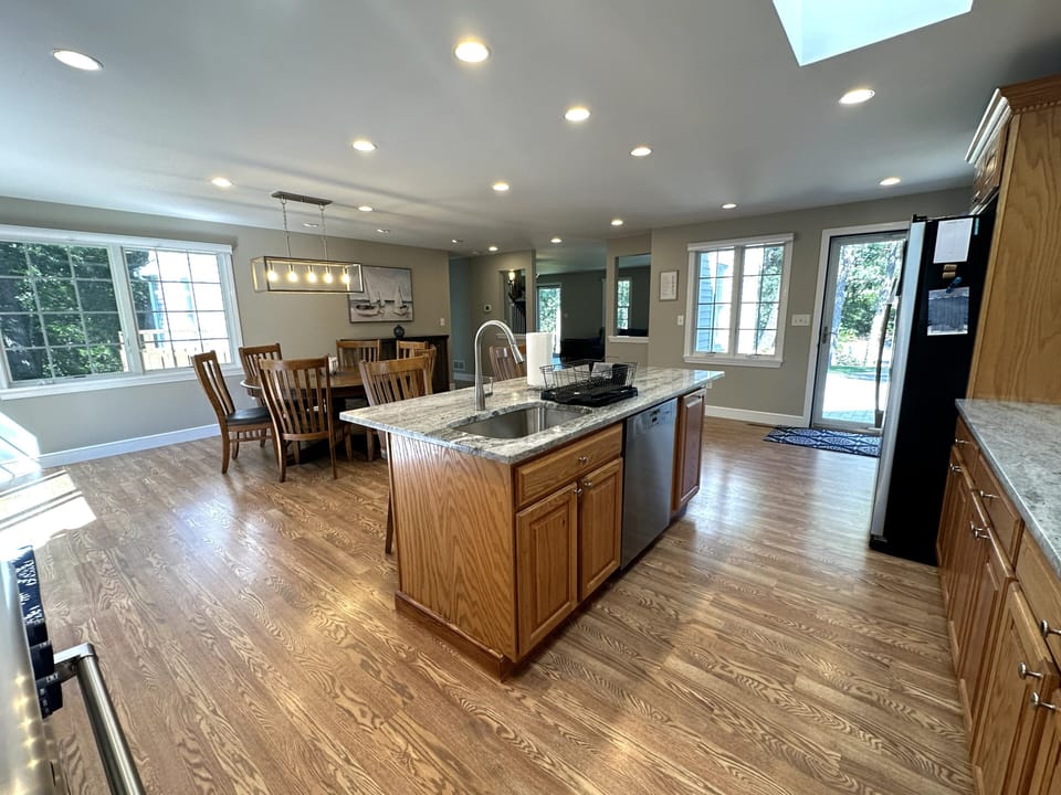 Fully Equipped Kitchen & Dining Area