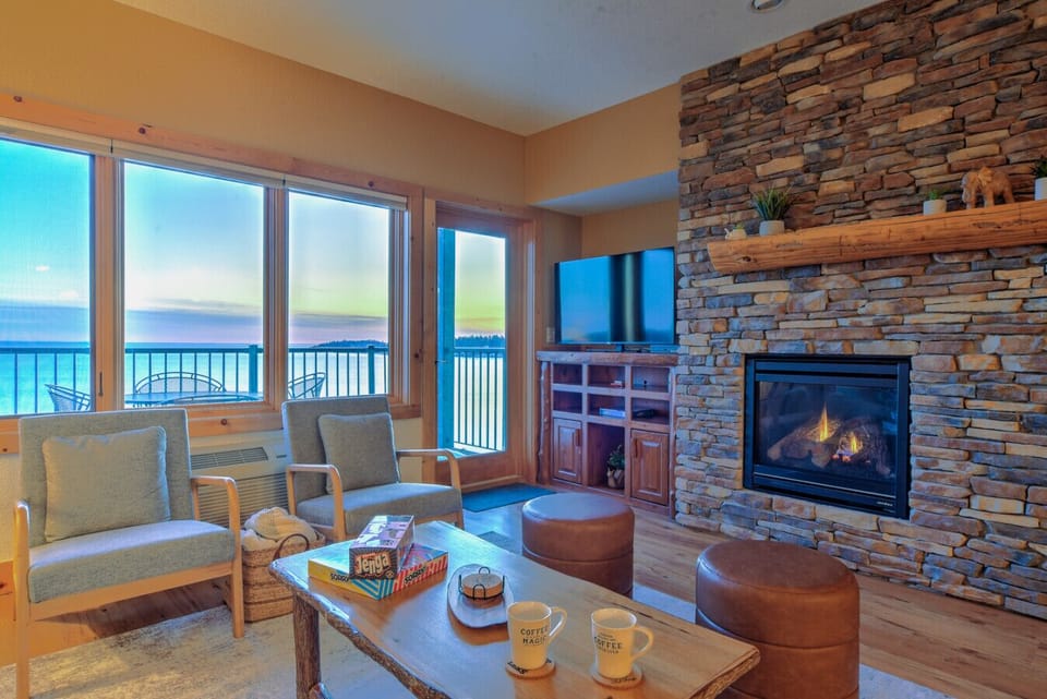 Two Harbors Vacation Rental | 2BR | 2BA | 1,444 Sq Ft | Step-Free Entry