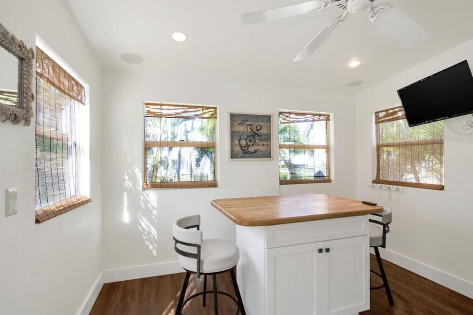 Breakfast & Coffee area