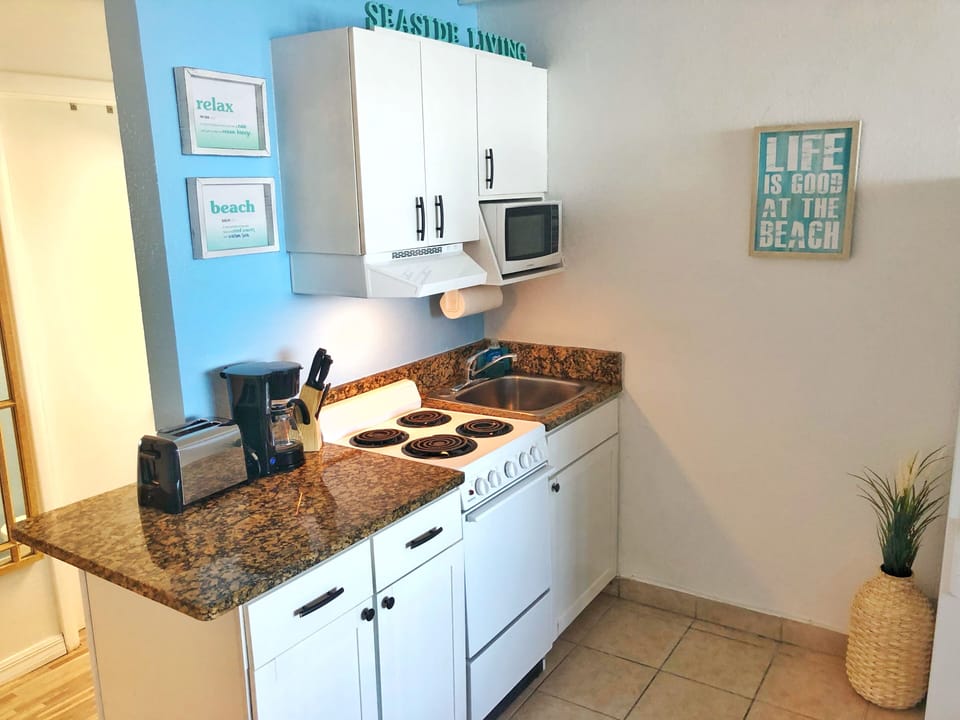 A modern kitchen with everything you need to feel at home.