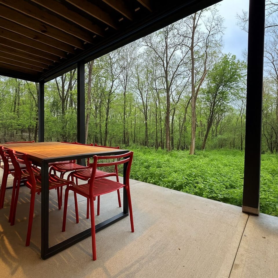 Outdoor seating/dining area
