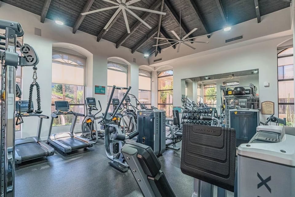 Charming 3BR/2BA w/ Pool | Gym | Laundry | 65" TV Apartment in Tempe