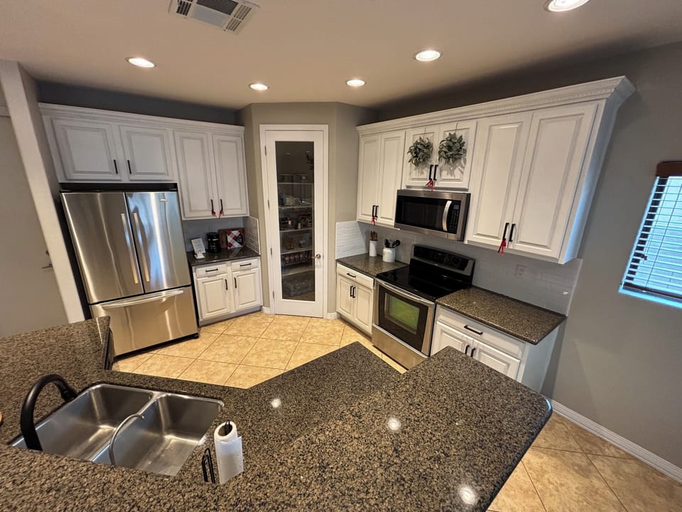 Full kitchen on first floor