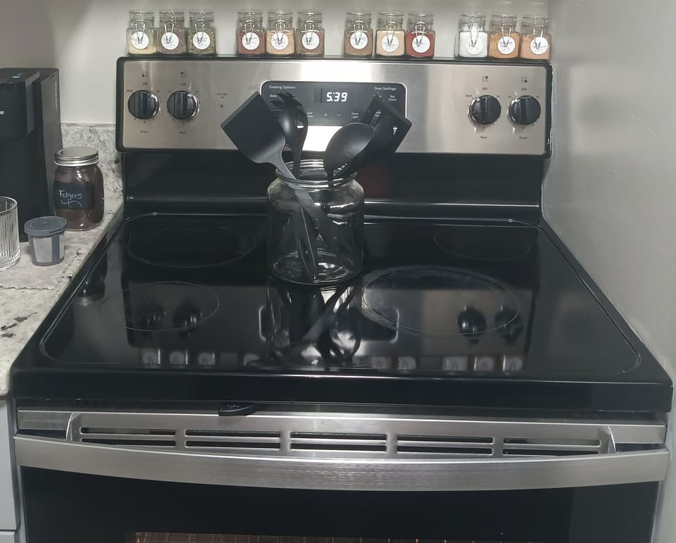 KITCHEN MAKE YOURSELF AT HOME