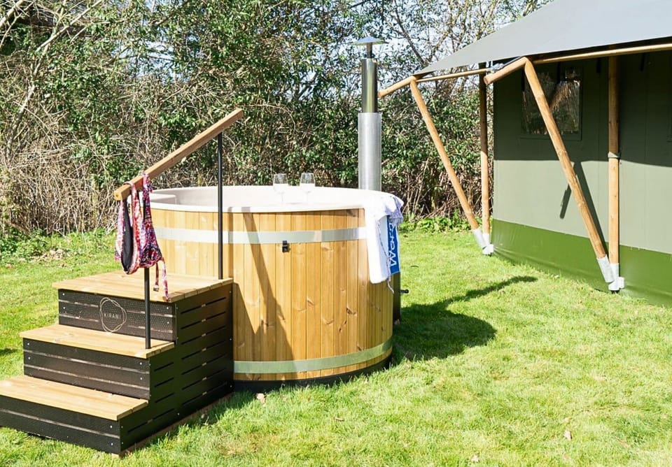 Wood-fired hot tub, perfect for a romantic stay in Wales