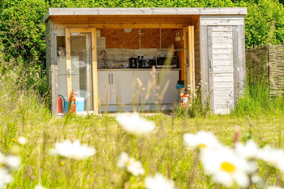 Shared kitchen with electricity power