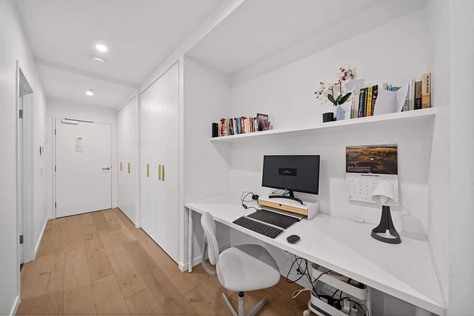 Laptop Friendly Desk