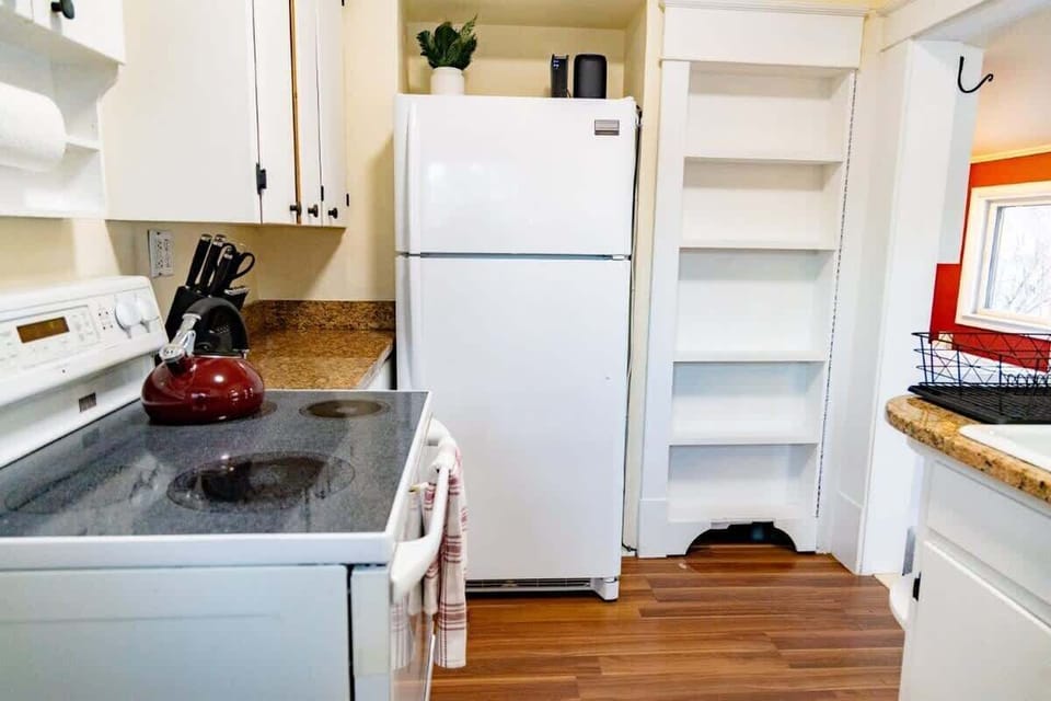 Small, yet, functional kicthen is stocked with the essential cookware for your favorite meals