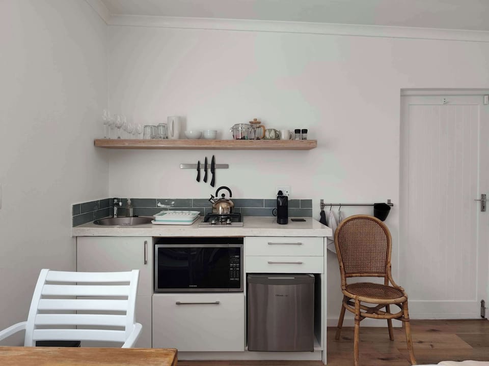 Kitchenette in studio