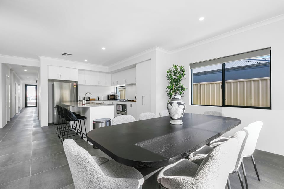 Dining to kitchen easy flow area 