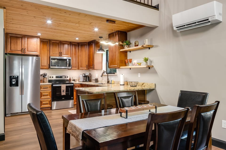 Convenient full kitchen for families and small groups