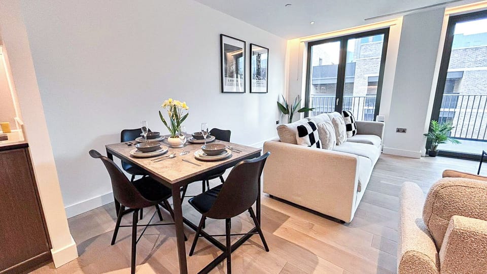 Dining area | Bloomsbury flat near King’s Cross, St Pancras, Clerkenwell