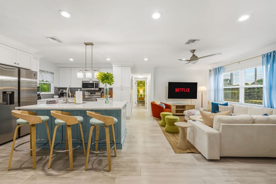 Stir the sauce, pour the wine, and still be part of the movie night chatter. That’s the beauty of an open-concept space—it makes multitasking feel like magic.