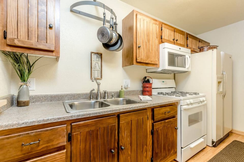 Downstairs kitchenette convenient for multi families