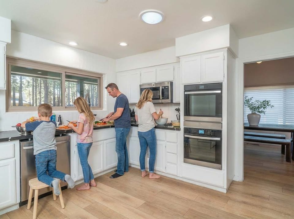 Because even vacations deserve home-cooked comfort. From big family dinners to quick snack runs, this kitchen is the heartbeat of your getaway.