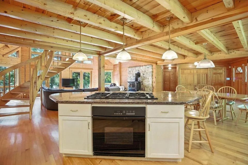 Incredible Granite Breakfast Bar/Kitchen Island...Seats 6