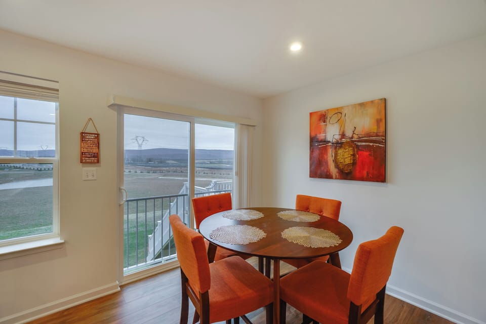 Dining Table | Dishware & Flatware | Main Floor