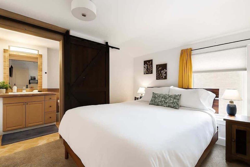 Bright mornings, cozy nights – a perfect retreat with style and comfort