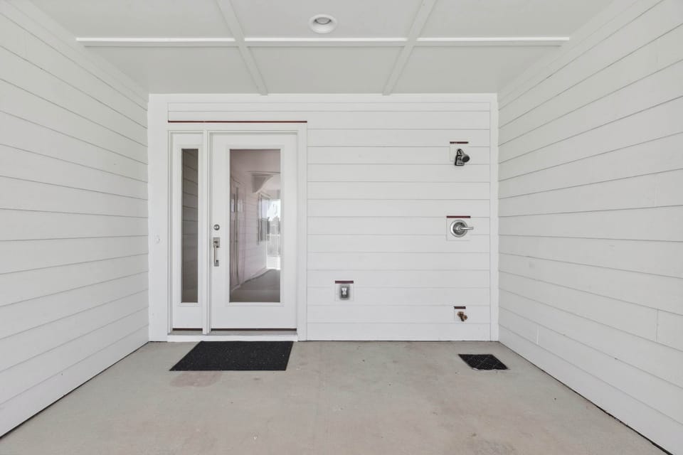 Private Entrance