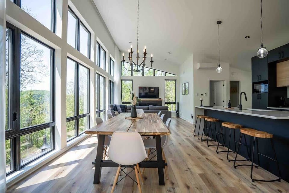 Grande salle à manger / Large dining room