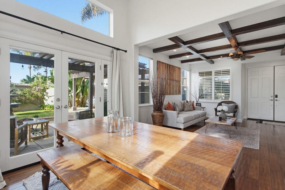 Open layout connecting dining and living spaces