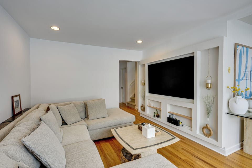 Birmingham Vacation Rental | 3BR | 2.5BA | 1,400 Sq Ft | Steps Required to Enter