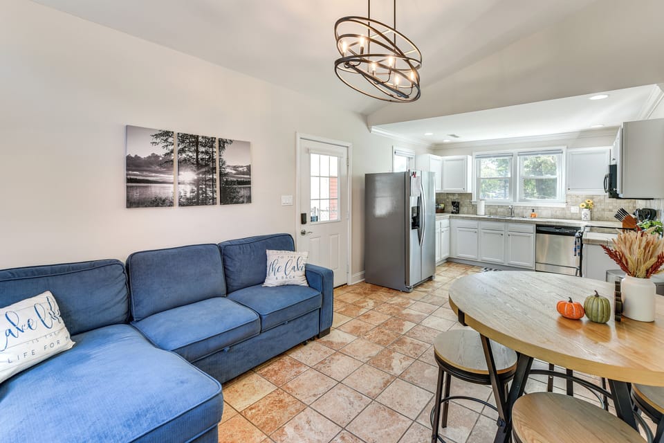 Interior | Full Kitchen