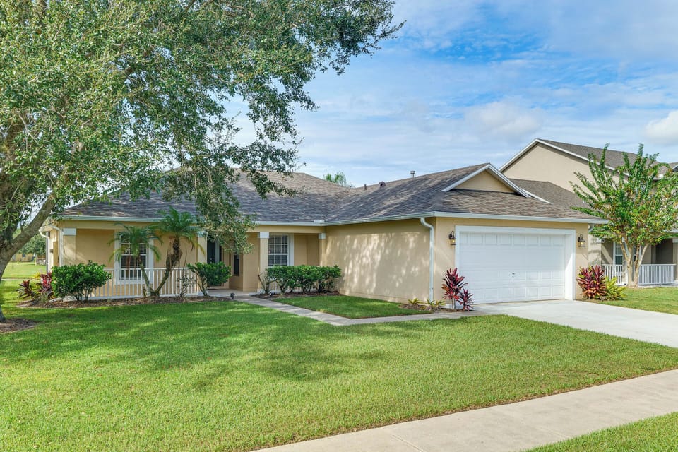 House Exterior | Nearby Tennis & Basketball Court