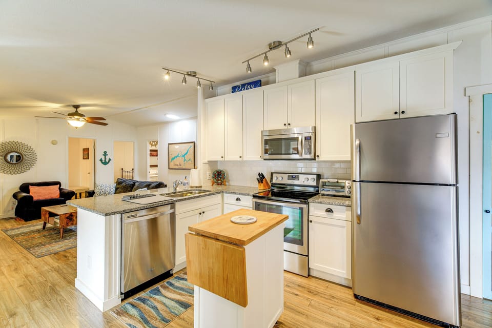 Kitchen | Dishware & Flatware | Drip Coffee Maker