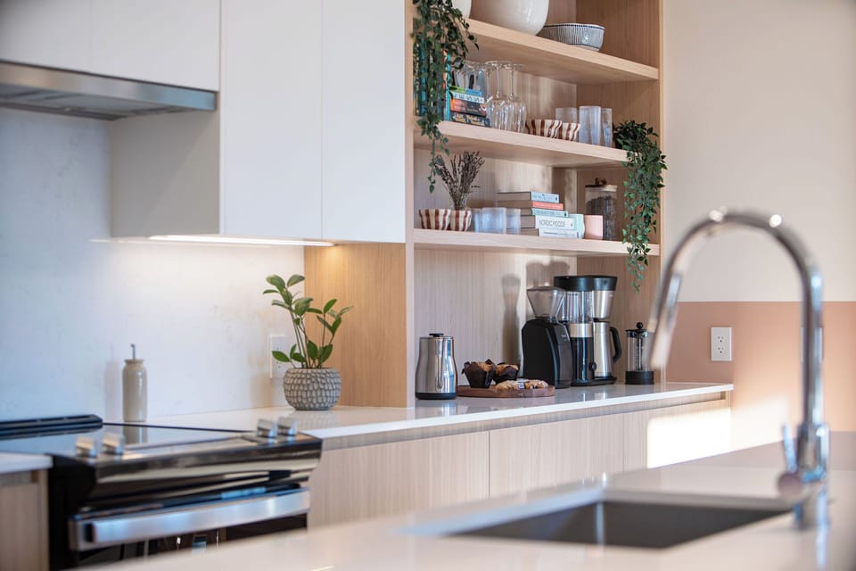 Sunny Sunday Retreat - Kitchen & Coffee Bar