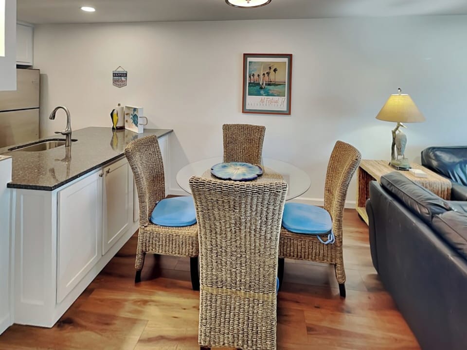 Dining Area - Seating for 4 - First Floor