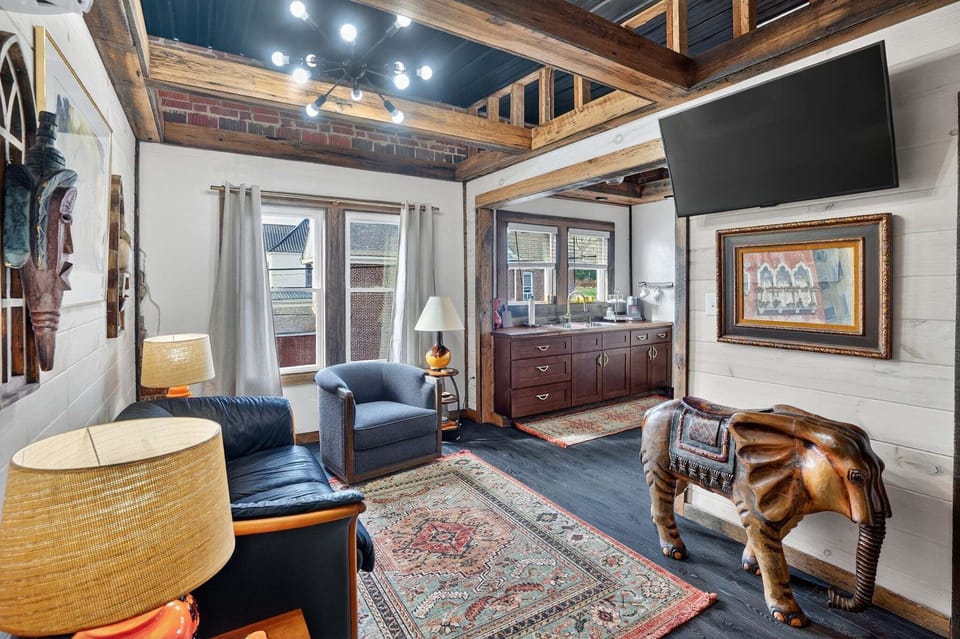 Home Decor, Indoors, Furniture, Living Room, Screen