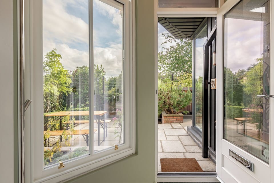 Porch / main entrance