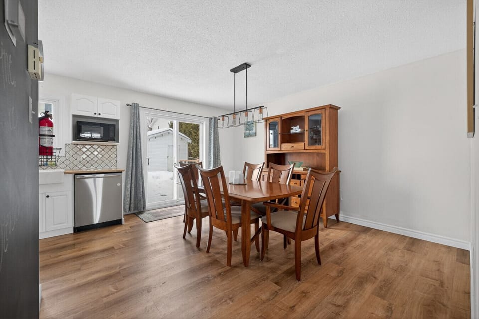 Kitchen beside dinning area