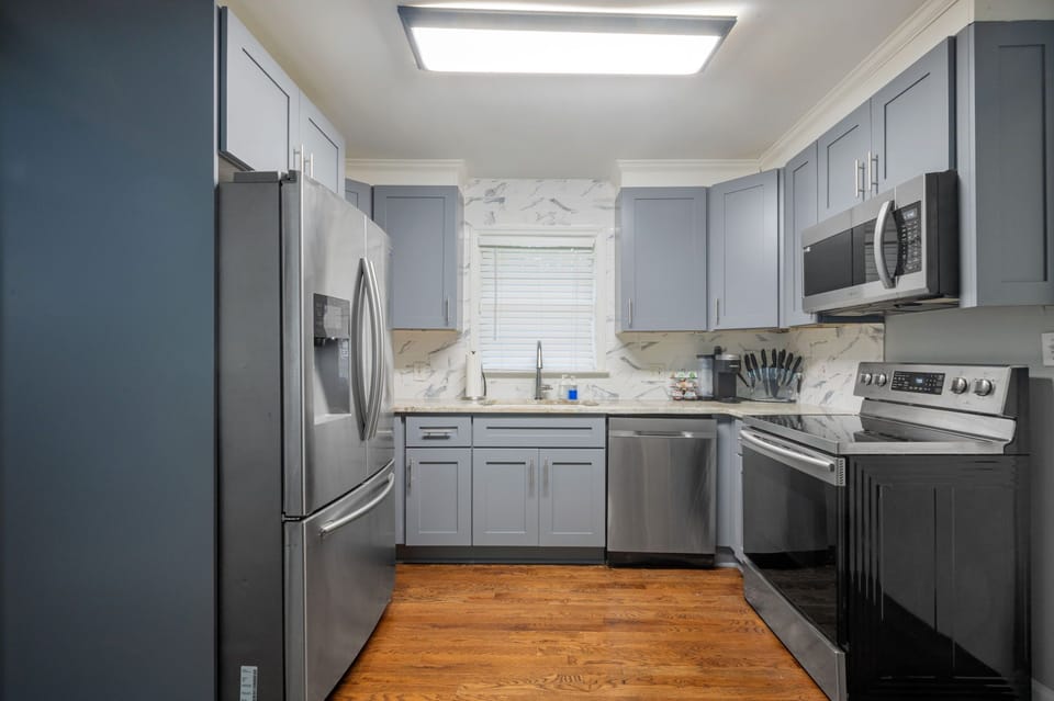 Compact and fully equipped kitchen