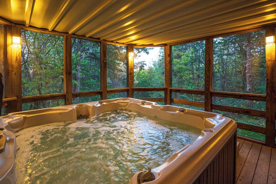 Screend in Hot Tub