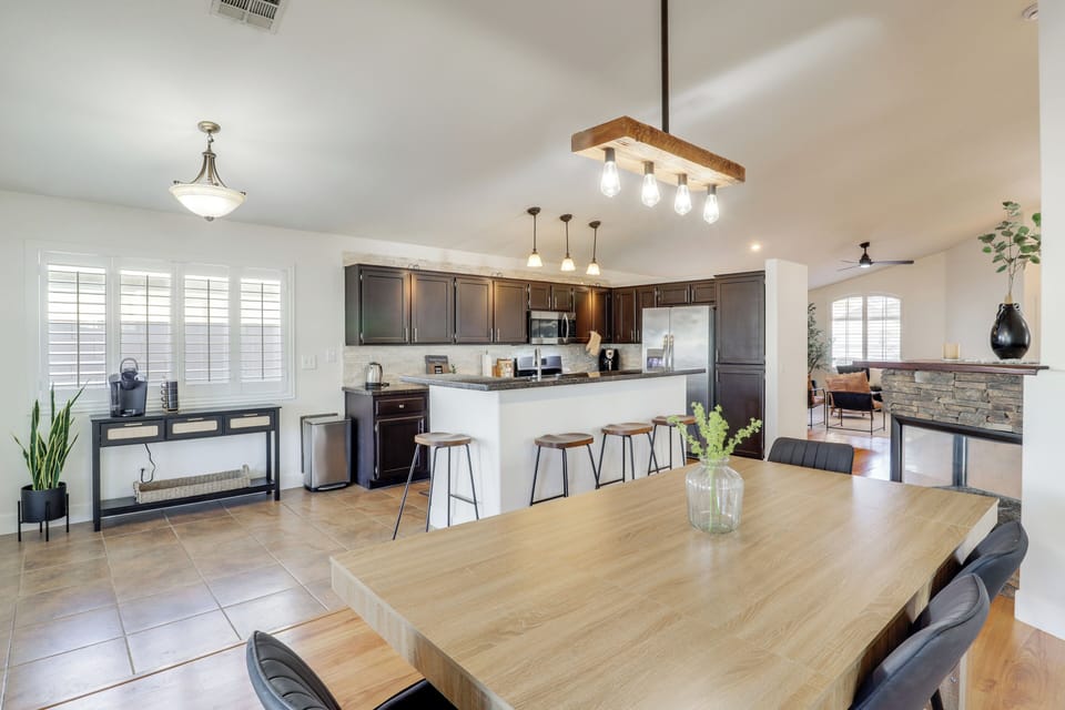 Dining Area & Kitchen | Dishwasher | Keurig | Toaster