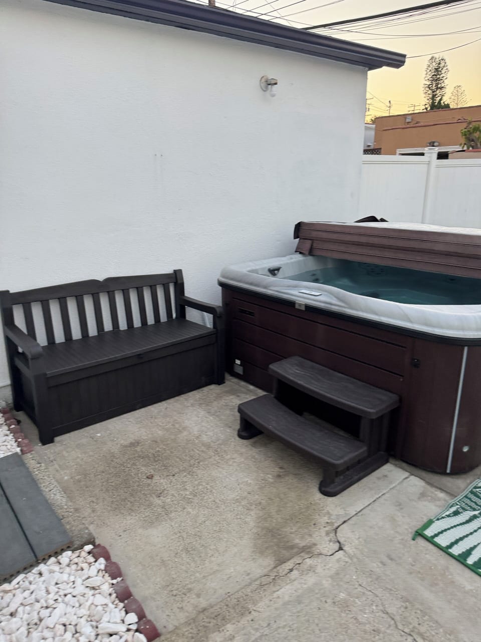 Outdoor spa tub