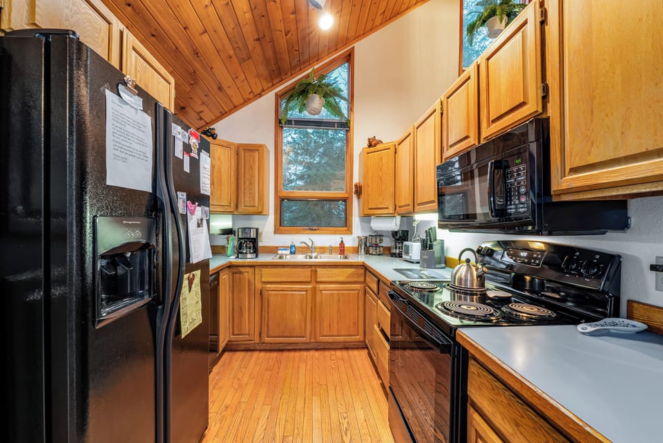 Kitchen with tons of storage. | Main Level