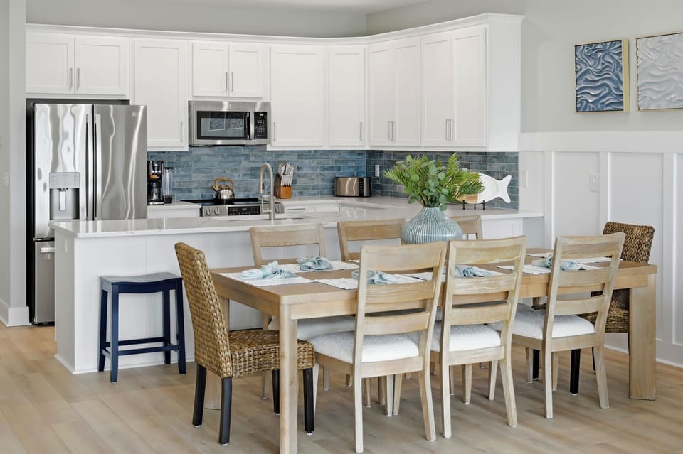 Kitchen/Dining Area