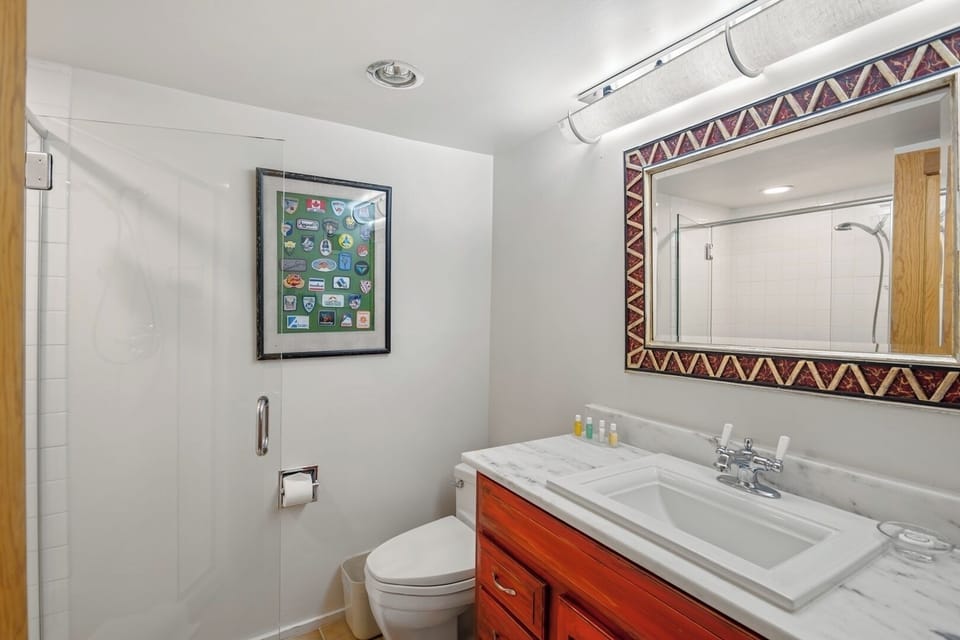 Aspen rental condo core downtown, bathroom