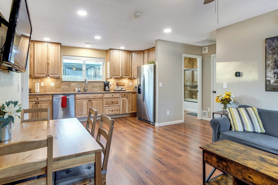 Kitchen | Dining Area
