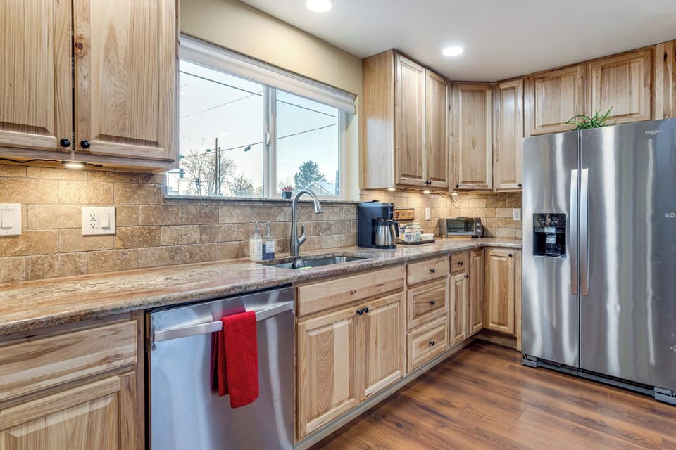 Kitchen | Coffee Maker | Toaster Oven