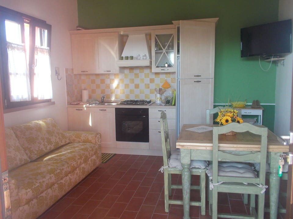 Autumn, Kitchen, Living Room, Spring, Winter