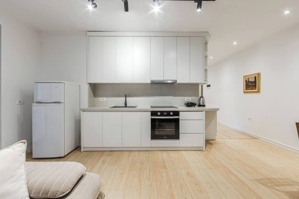 Fully-equipped kitchen
