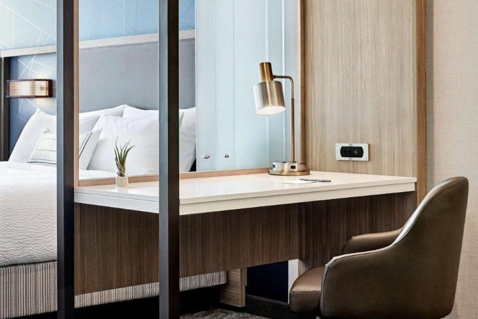 1.  Suite, 1 King, Trundle bed
