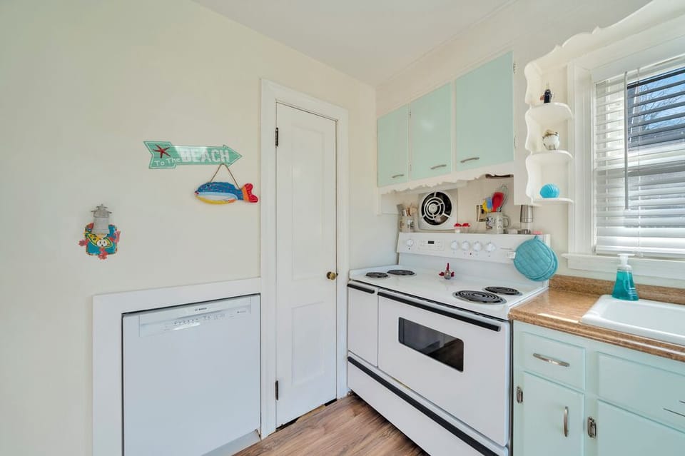 This adorable home sleeps 4 more comfortably in 2 Bedrooms.