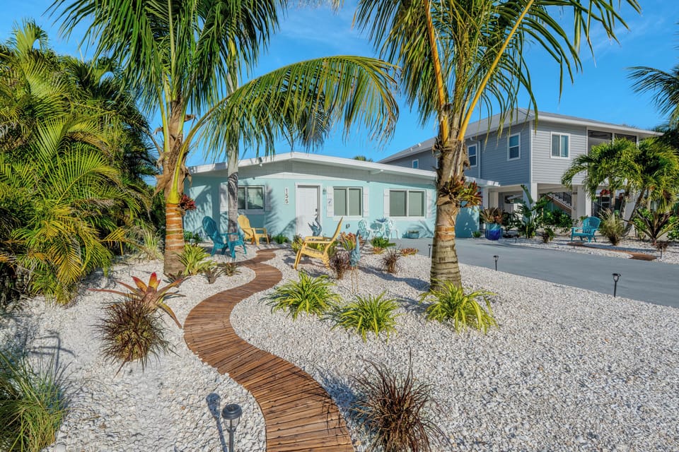 Your very own Tropical Getaway!